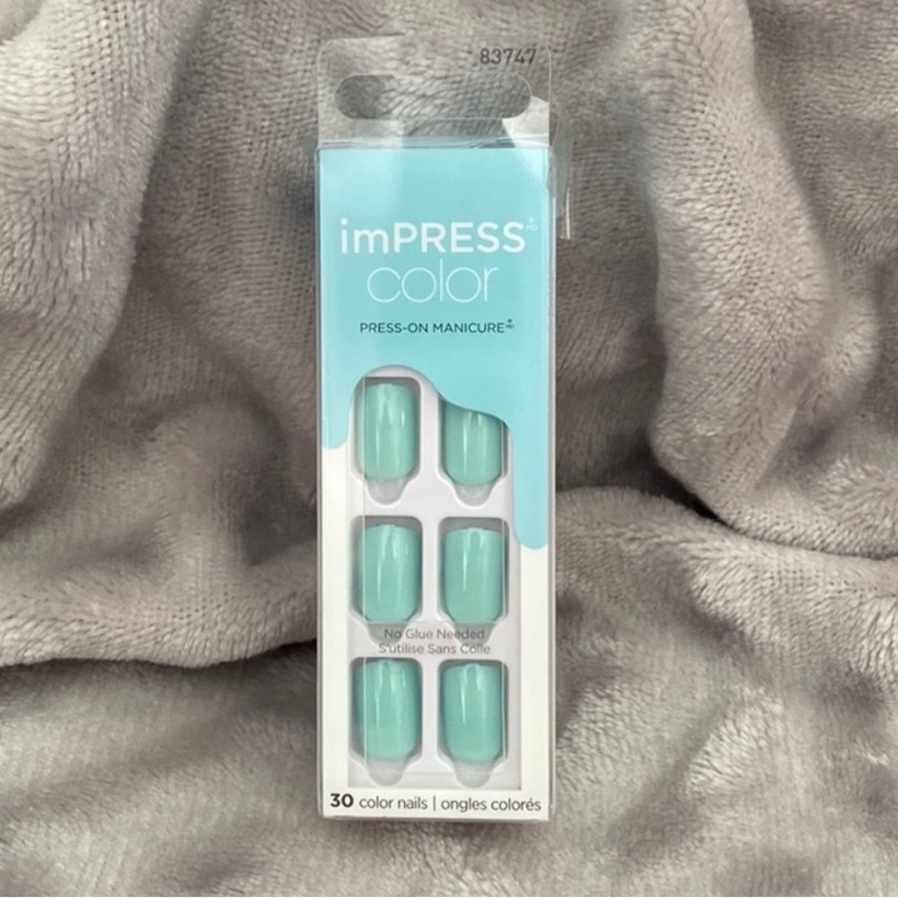 NWOT ImPRESS Color Press-ON Manicure in Mint to Be
